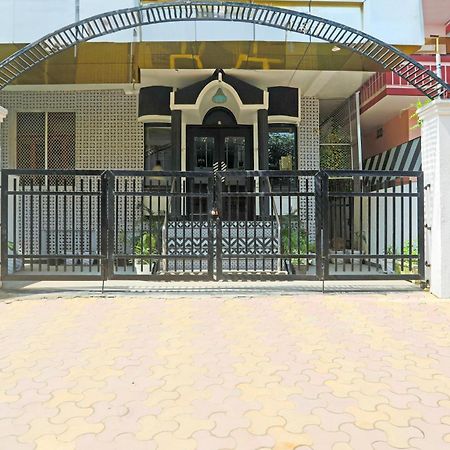 Super Townhouse Cantonment Varanasi Formerly Sarin Inn Kültér fotó
