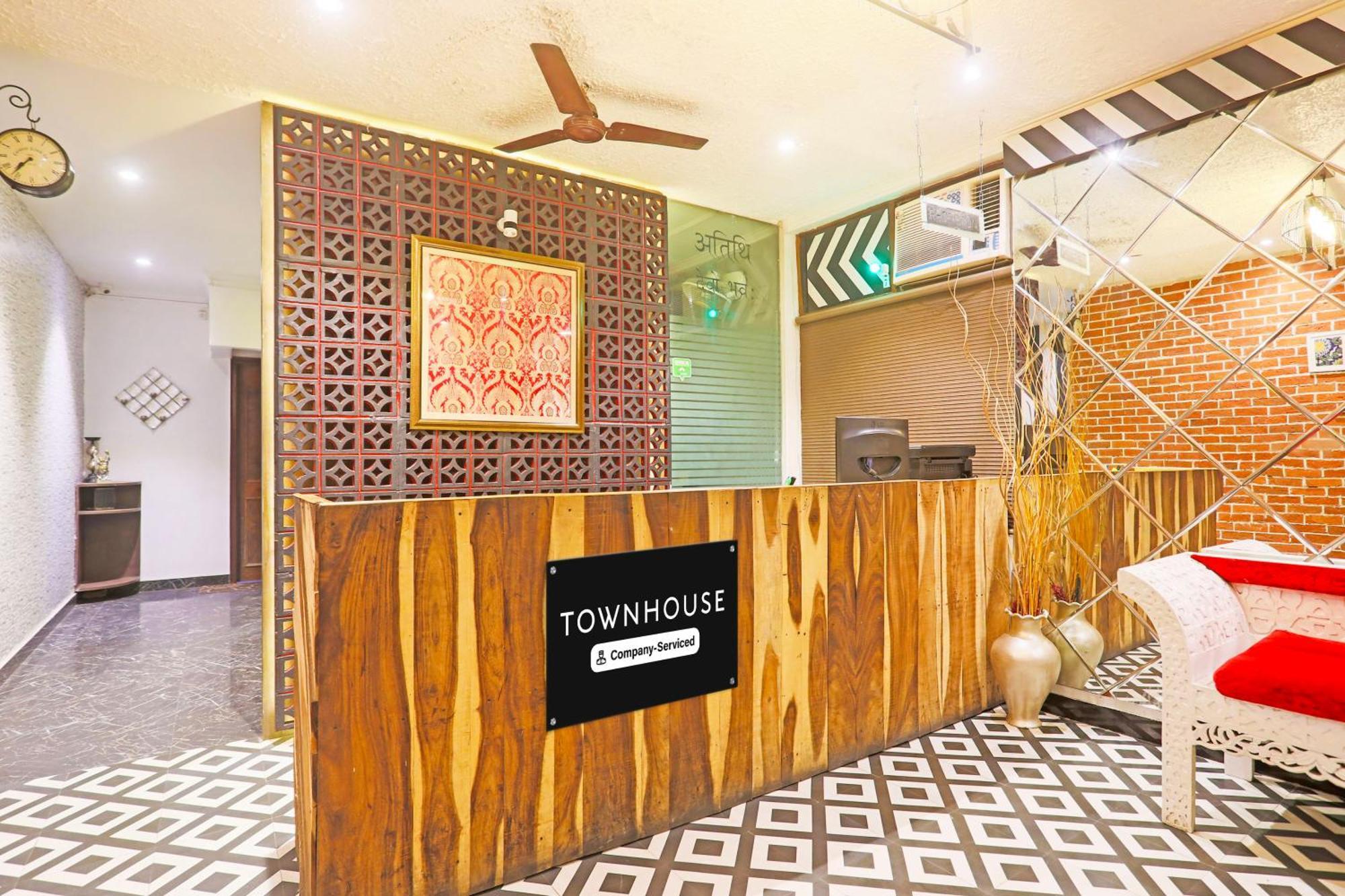 Super Townhouse Cantonment Varanasi Formerly Sarin Inn Kültér fotó