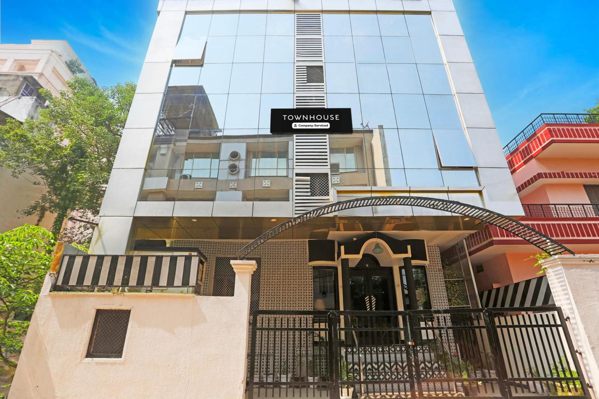 Super Townhouse Cantonment Varanasi Formerly Sarin Inn Kültér fotó