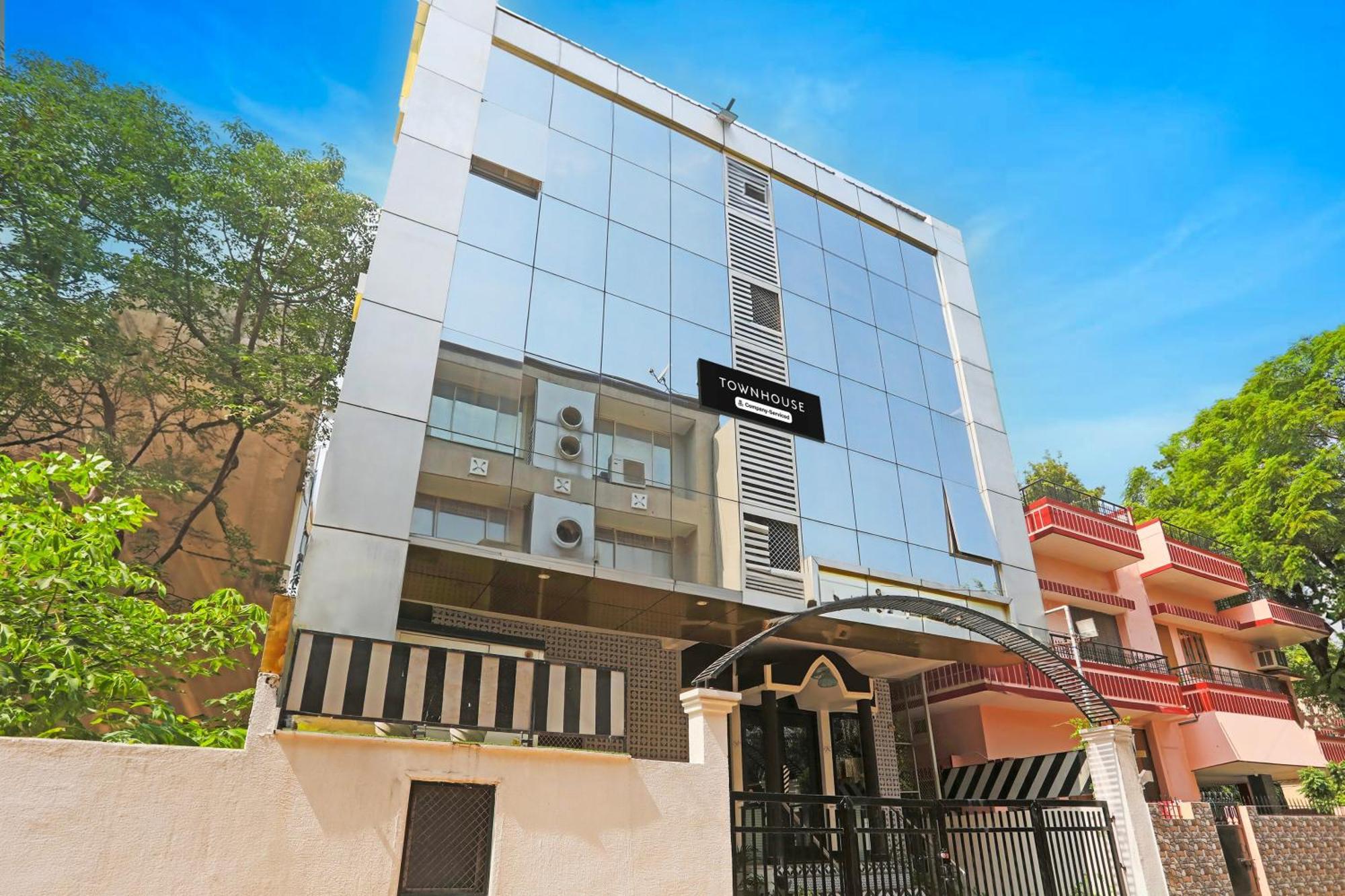 Super Townhouse Cantonment Varanasi Formerly Sarin Inn Kültér fotó