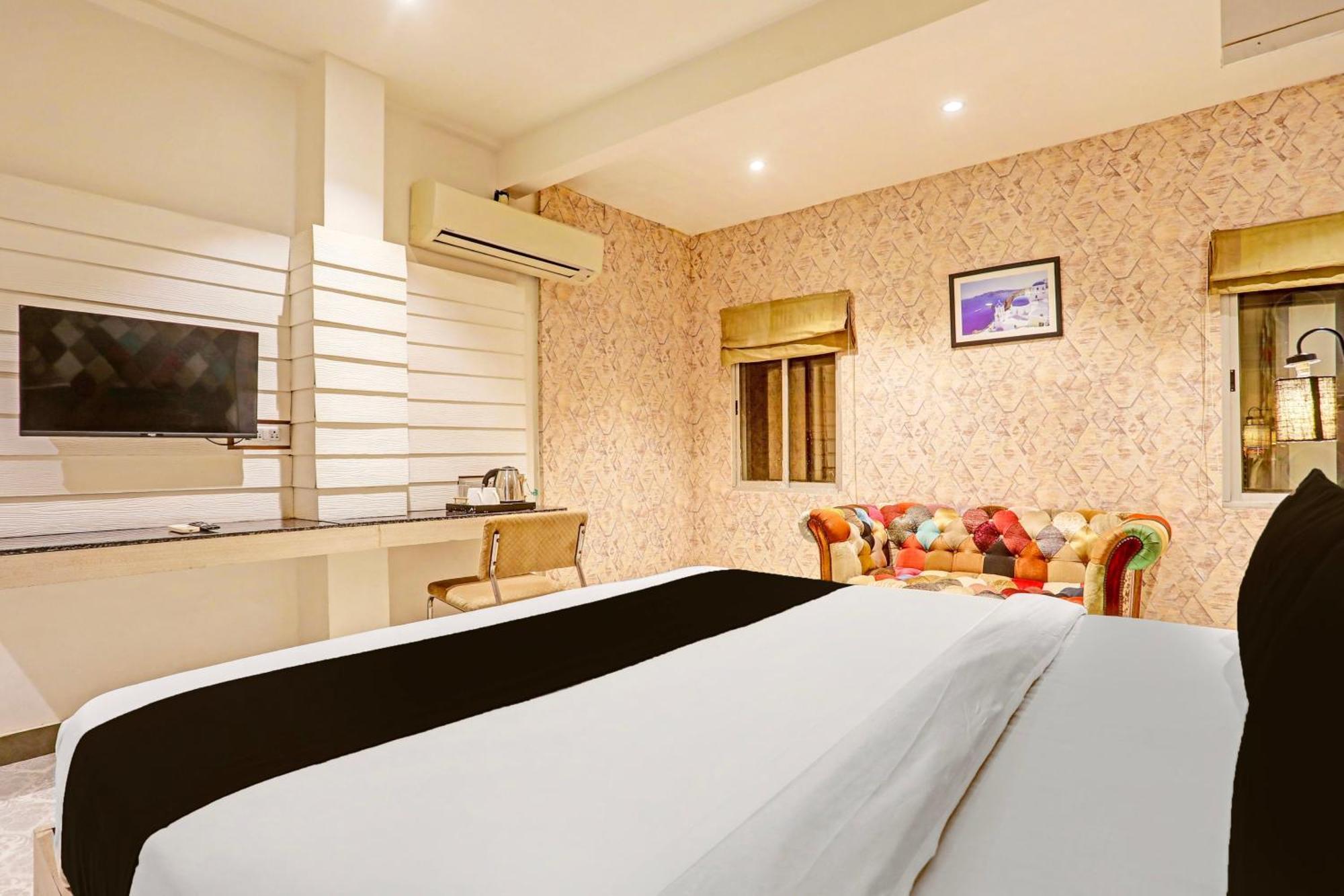 Super Townhouse Cantonment Varanasi Formerly Sarin Inn Kültér fotó