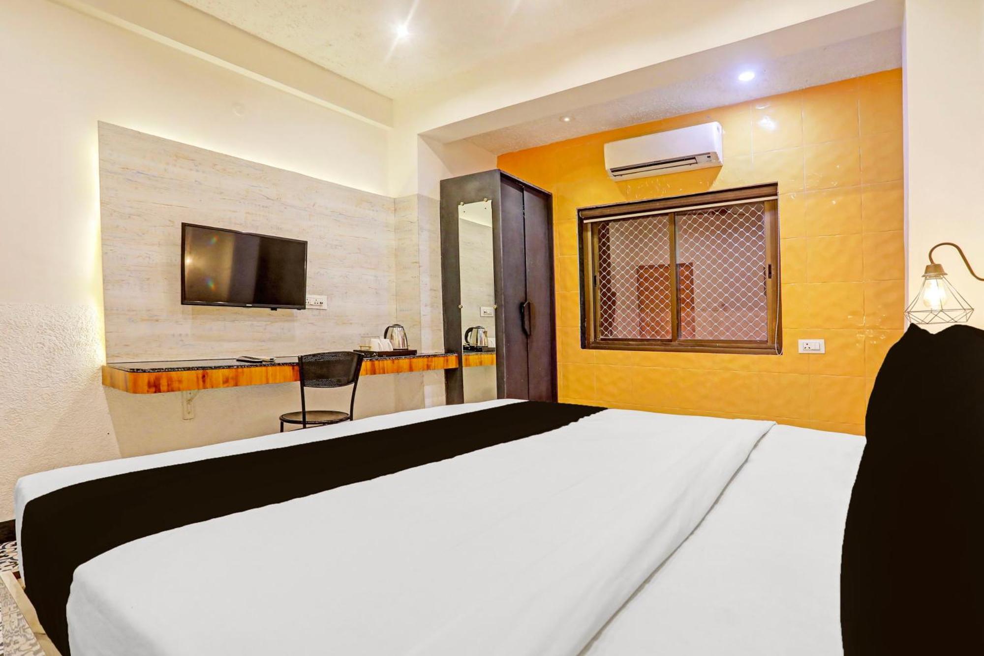 Super Townhouse Cantonment Varanasi Formerly Sarin Inn Kültér fotó