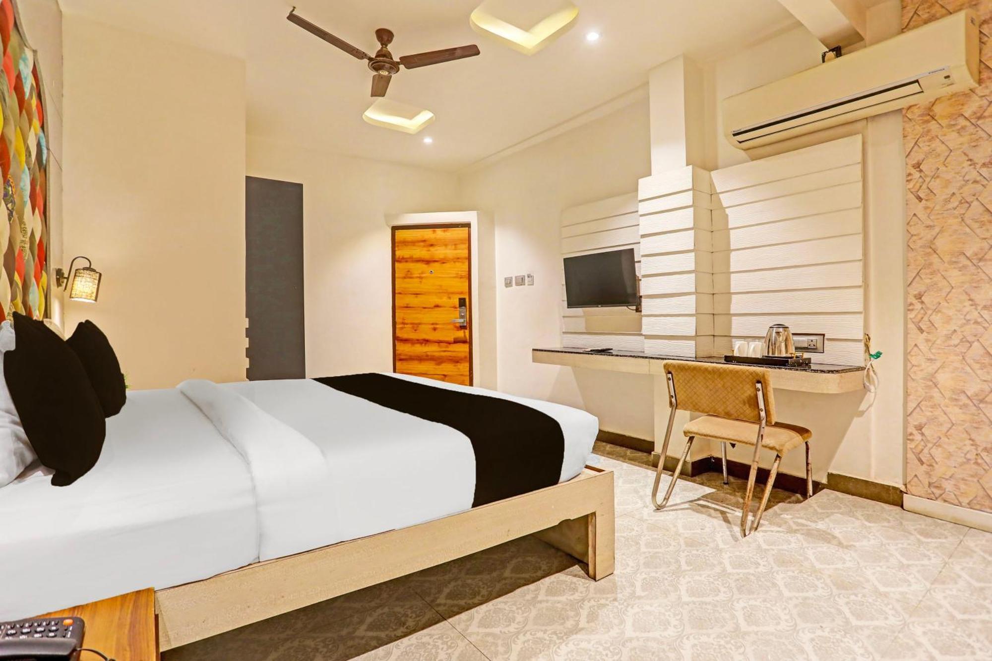 Super Townhouse Cantonment Varanasi Formerly Sarin Inn Kültér fotó